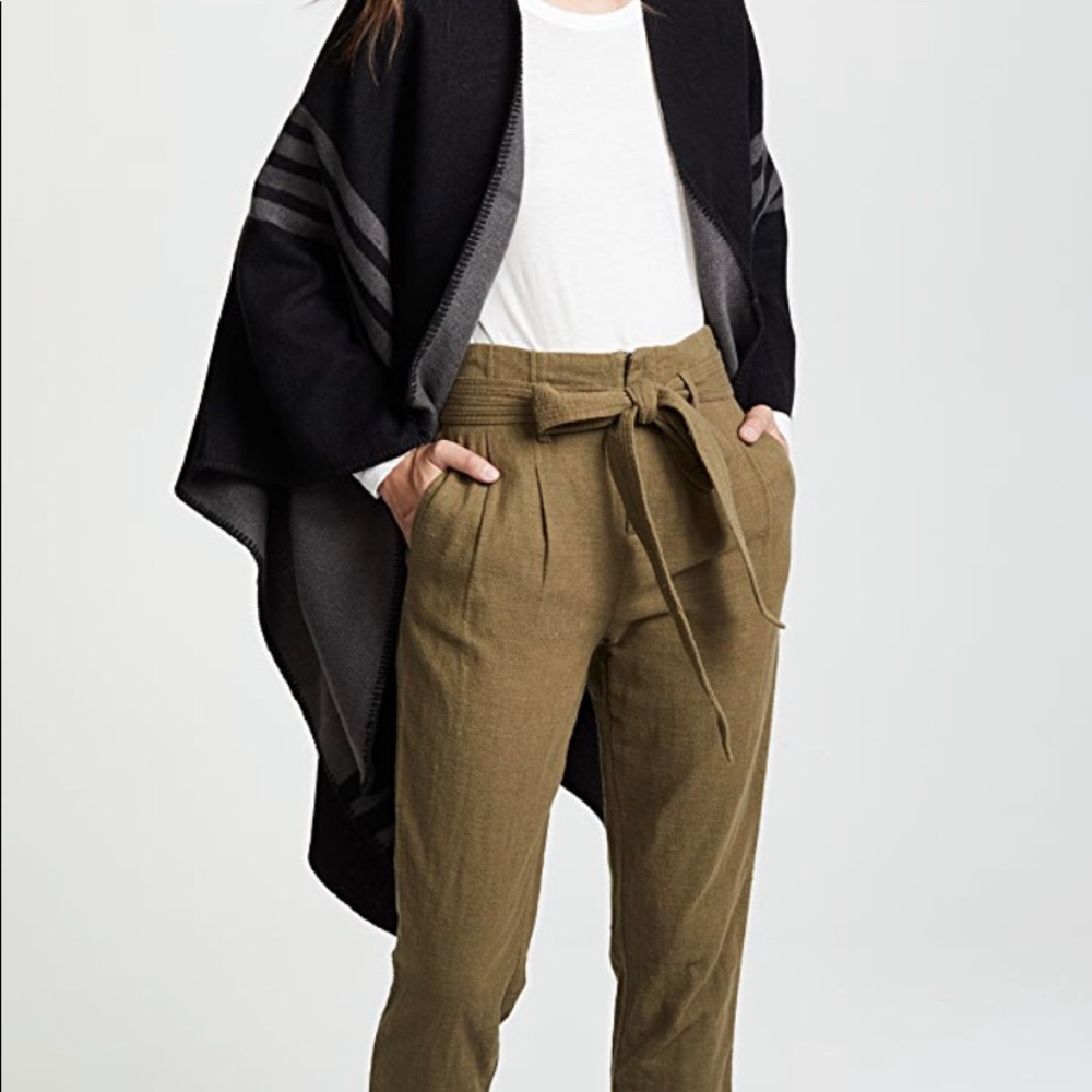 BB Dakota
Roll With The Ponchos Reversible - Picture 3 of 6